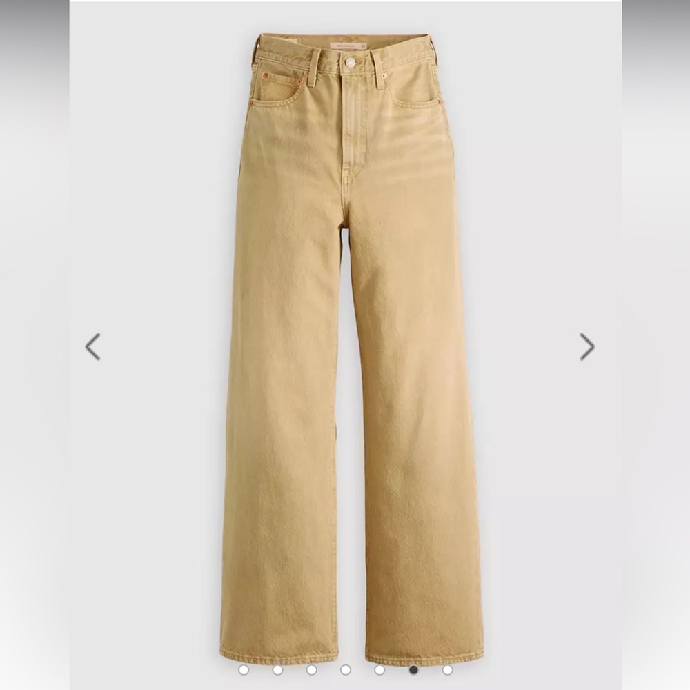 Levi's Wide Leg Jeans in Tan